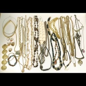 Lot of costume jewelry